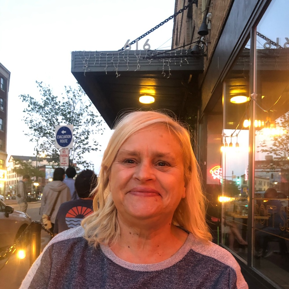 Meet your Posher, Christine